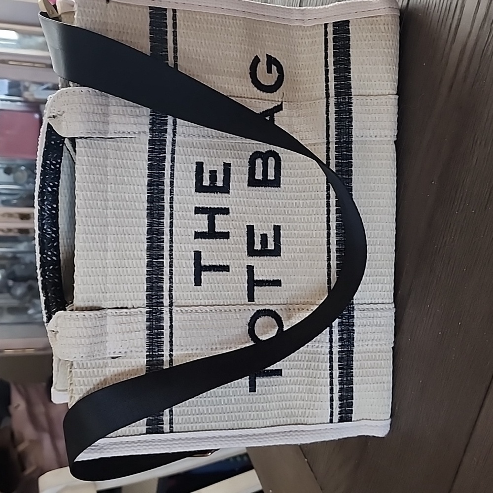 The tote bag